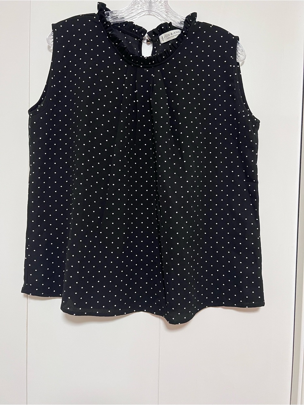 Jon & Anna Black Sleeveless Polka Dot Ruffle-Neck Camisole Sleeveless Blouse